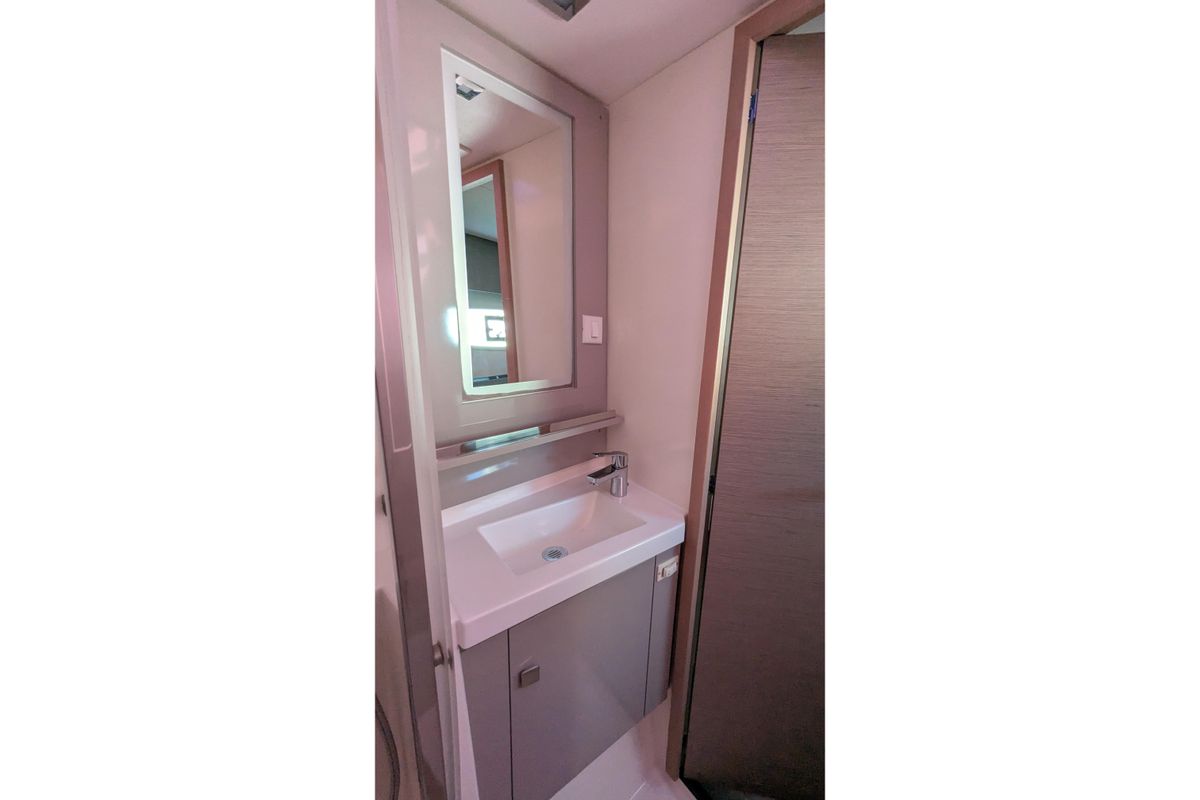 2020 Fountaine Pajot 47 