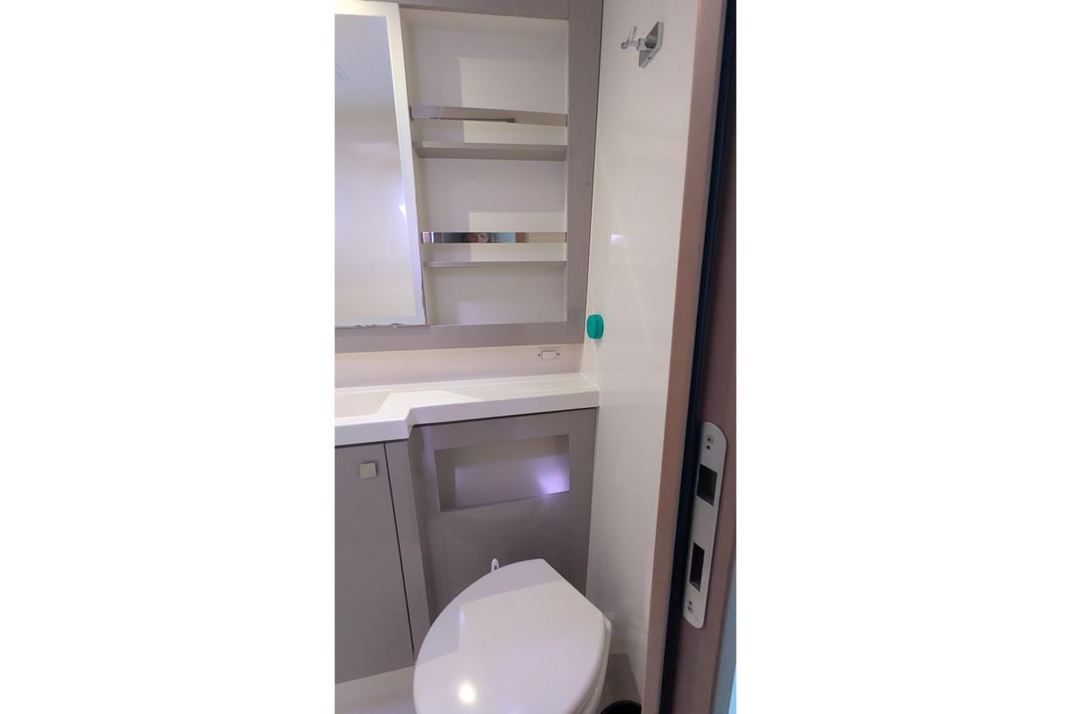 2020 Fountaine Pajot 47 
