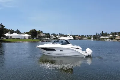 Sea Ray Sundancer 320 Outboard