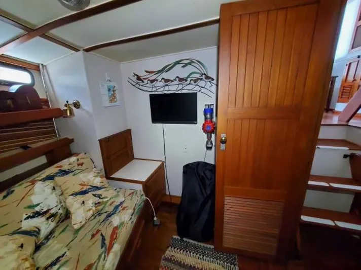 Claire Yacht Photos Pics 