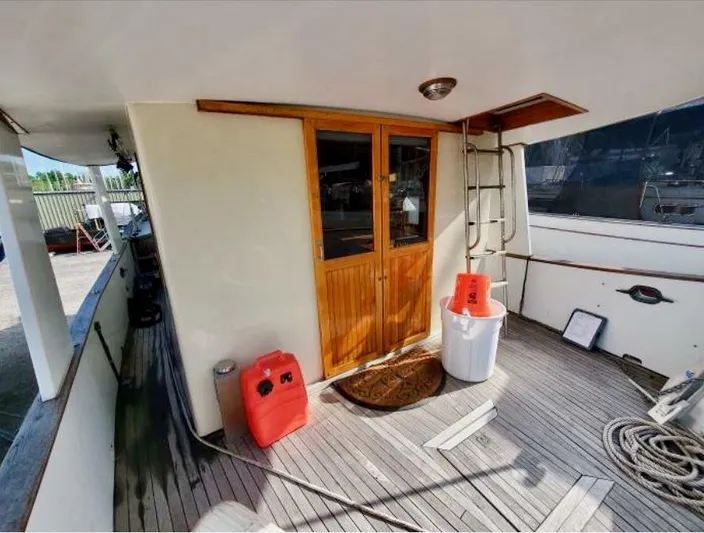 Claire Yacht Photos Pics 