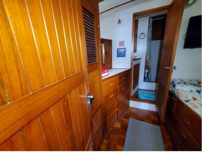 Claire Yacht Photos Pics 