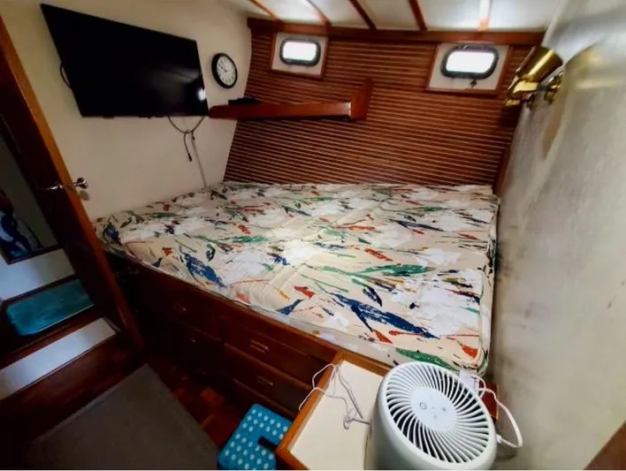 Claire Yacht Photos Pics 