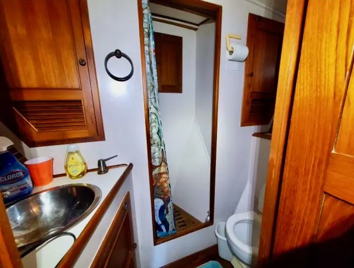 Claire Yacht Photos Pics 