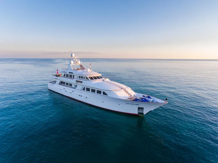 Lady J Yacht Photos Pics 