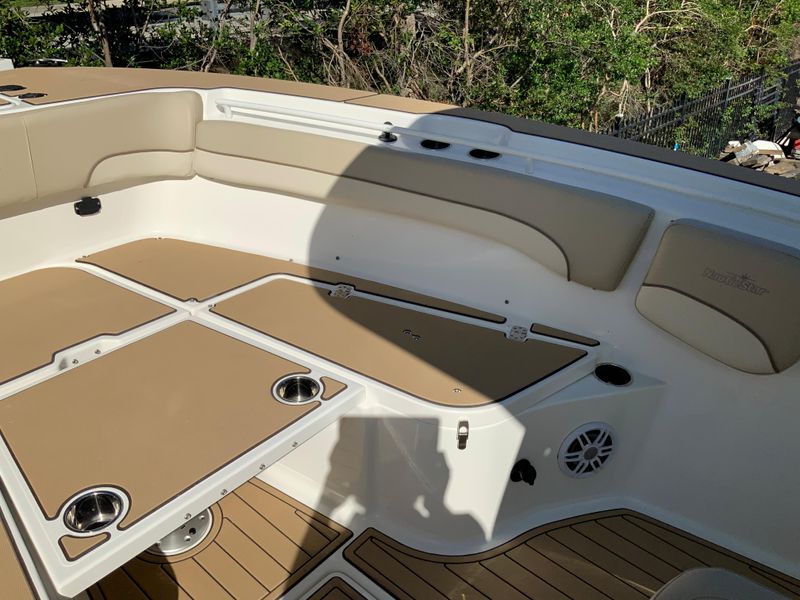 2022 NauticStar 28XS