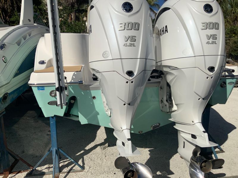 2022 NauticStar 28XS