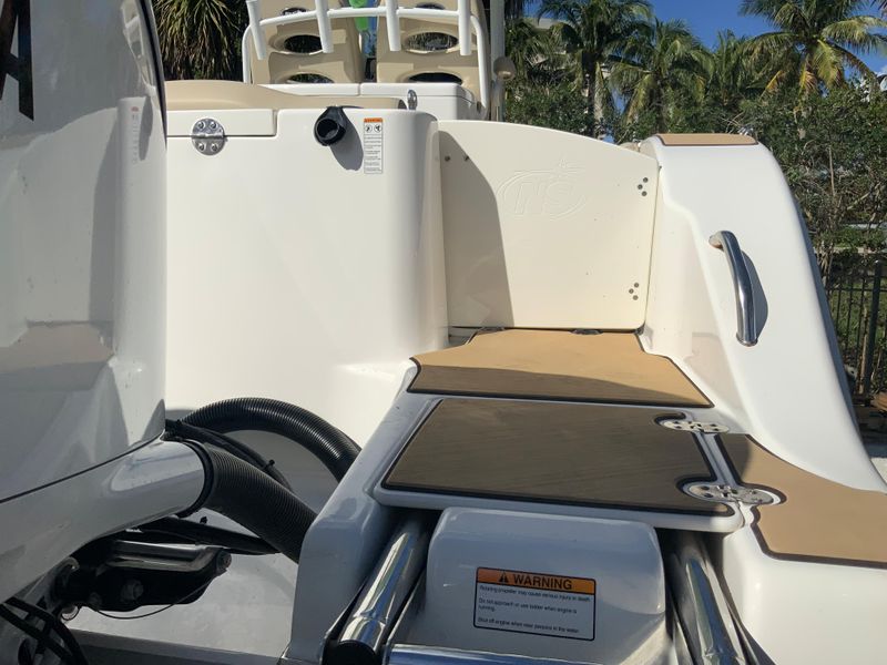 2022 NauticStar 28XS