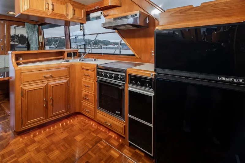 Sista Yacht Photos Pics 