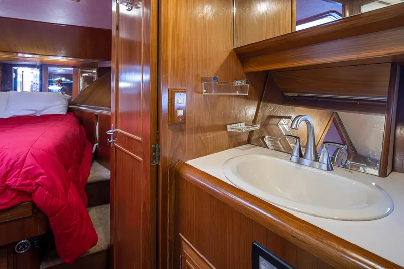 Sista Yacht Photos Pics 