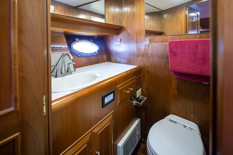 Sista Yacht Photos Pics 