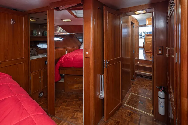 Sista Yacht Photos Pics 