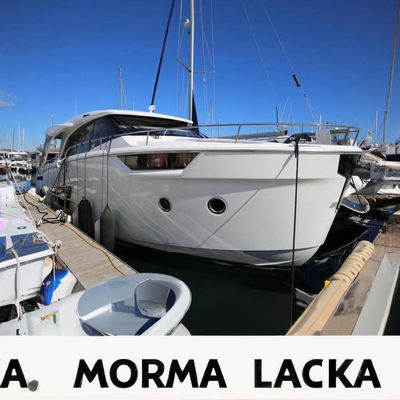 Yacht