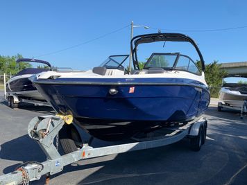 2017 Yamaha Boats 242 Limited S