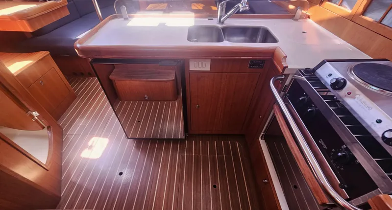 Windchaser Yacht Photos Pics 