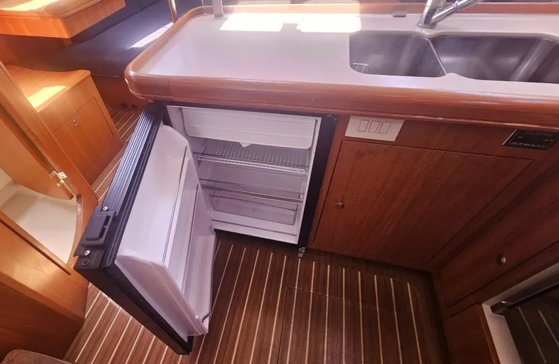 Windchaser Yacht Photos Pics 