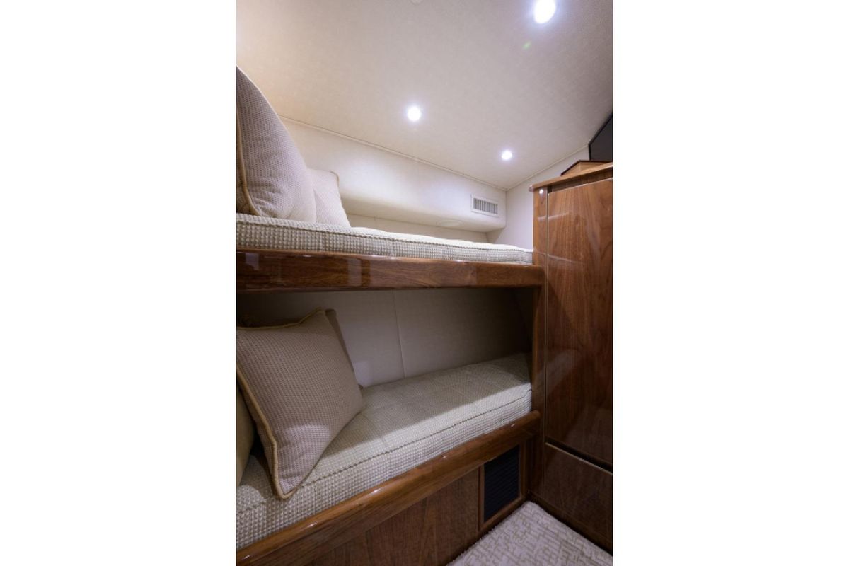 2017 Viking 48 