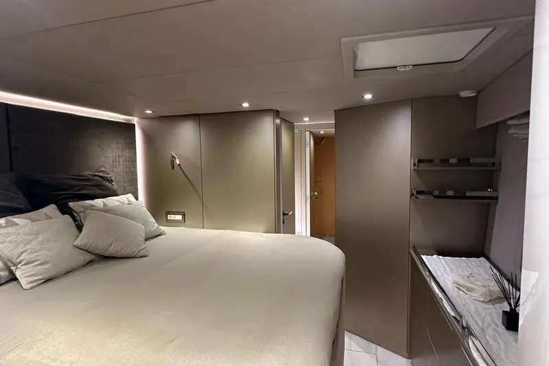 Dolphin Yacht Photos Pics Luxurious interior of 2019 Sunreef 50 yacht with modern bedroom design.