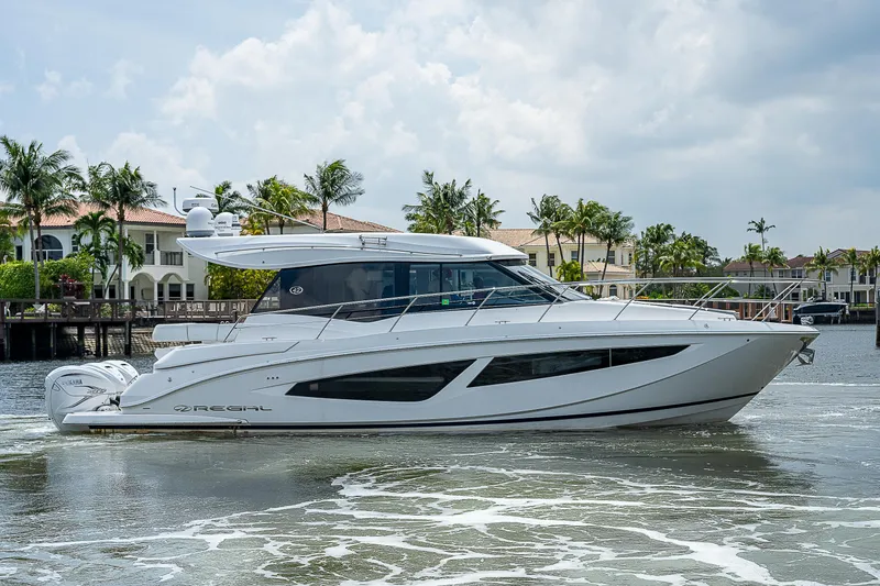 Carchi Yacht Photos Pics 