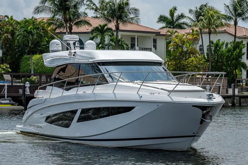 Carchi Yacht Photos Pics 