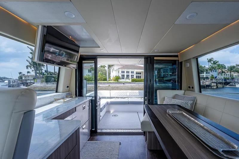 Carchi Yacht Photos Pics 