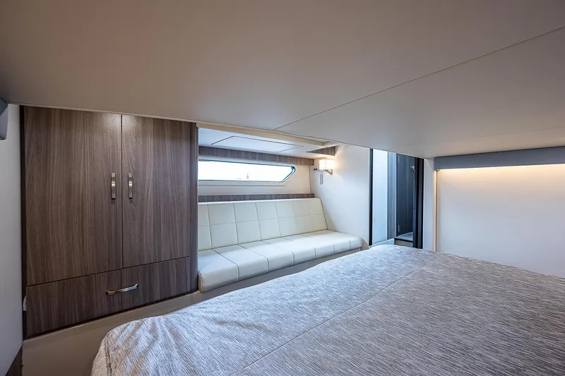 Carchi Yacht Photos Pics 