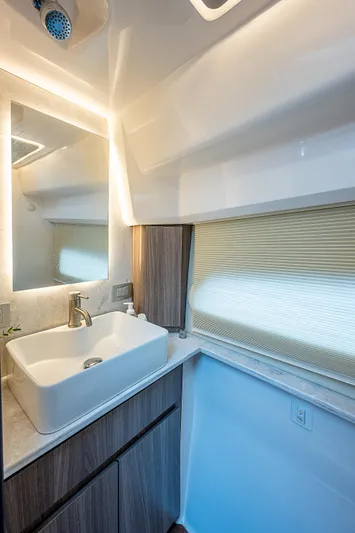 Carchi Yacht Photos Pics 