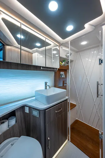 Carchi Yacht Photos Pics 