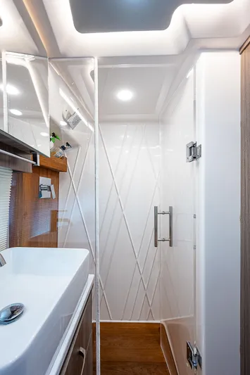 Carchi Yacht Photos Pics 