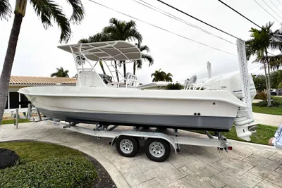 Twin Vee 26 Center Console