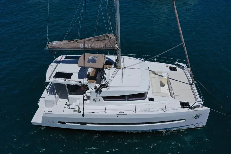 Viewfinder Yacht Photos Pics 2020 Bali 4.1 catamaran sailing on clear blue water.