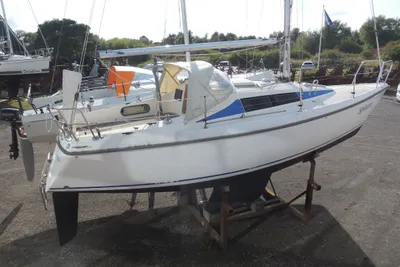 1988 Maxi FENIX Dinette - Shallow Draft -