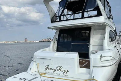 Cruisers Yachts 5000 Sedan Sport