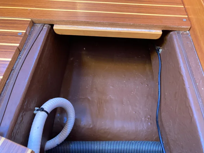 Maloose Yacht Photos Pics 