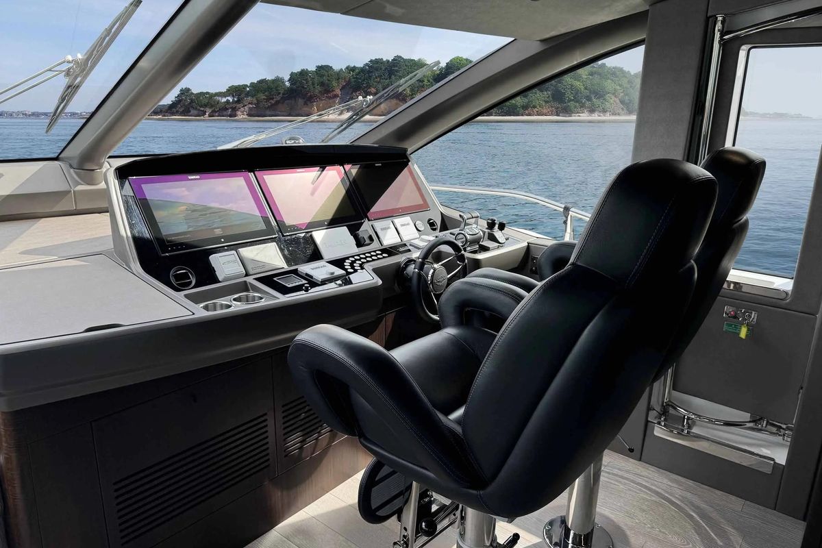 2023 Sunseeker 77 