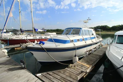 1990 Aquastar Oceanranger 33