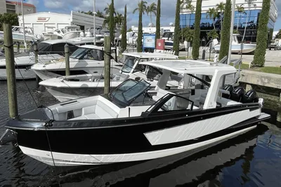 Aviara AV36 Outboard