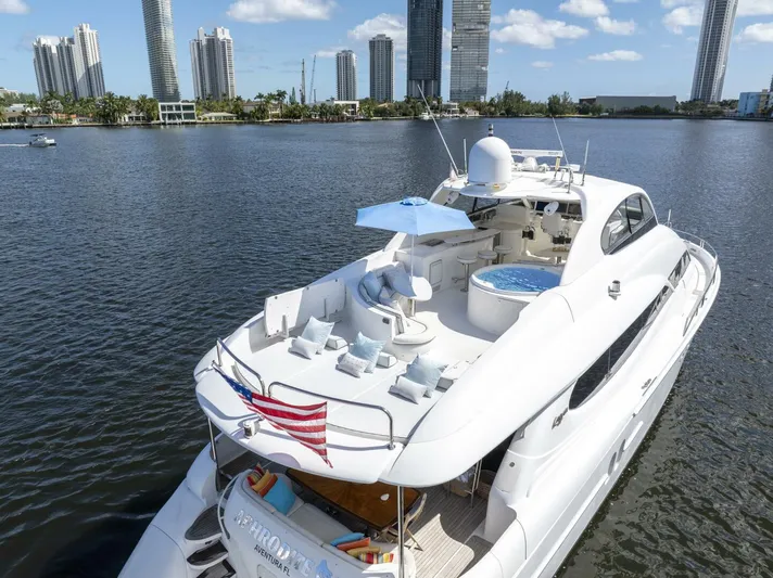  Yacht Photos Pics 2004 Lazzara Yachts 80 - Image 7