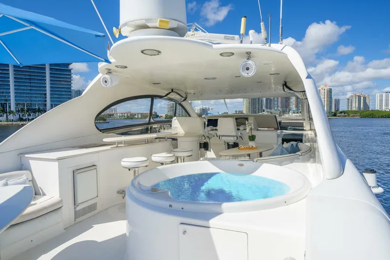  Yacht Photos Pics 2004 Lazzara Yachts 80 - Image 53