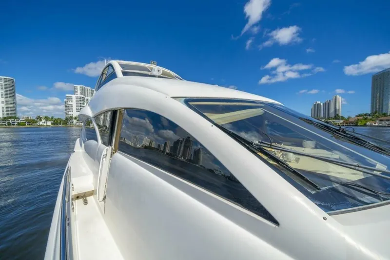  Yacht Photos Pics 2004 Lazzara Yachts 80 - Image 61