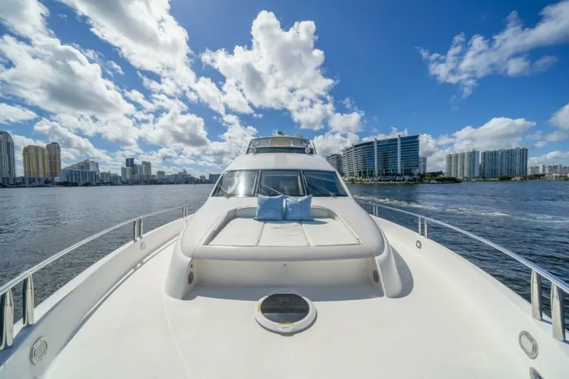  Yacht Photos Pics 2004 Lazzara Yachts 80 - Image 59