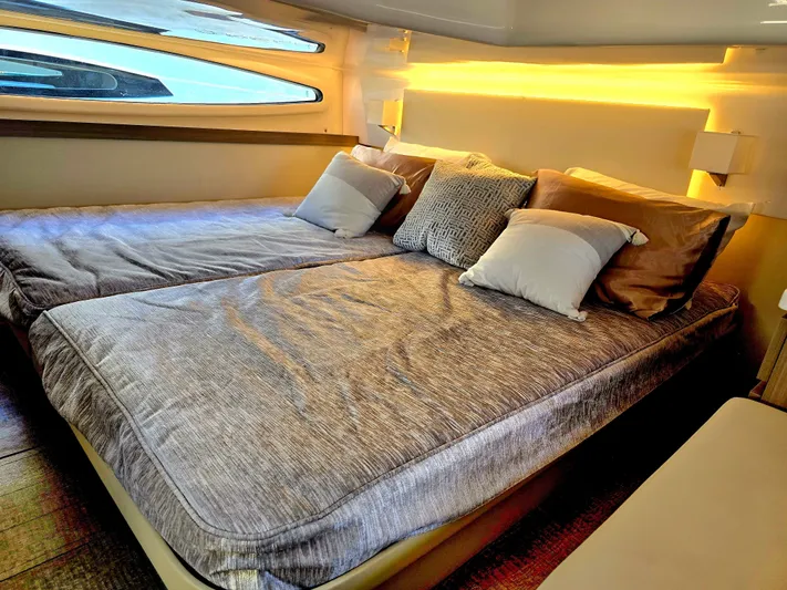  Yacht Photos Pics 2021 REGAL 38 XO - Image 20