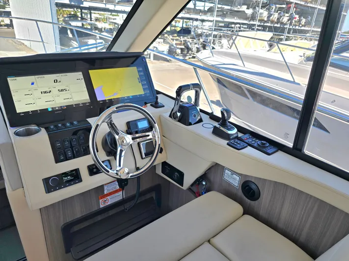  Yacht Photos Pics 2021 REGAL 38 XO - Image 26