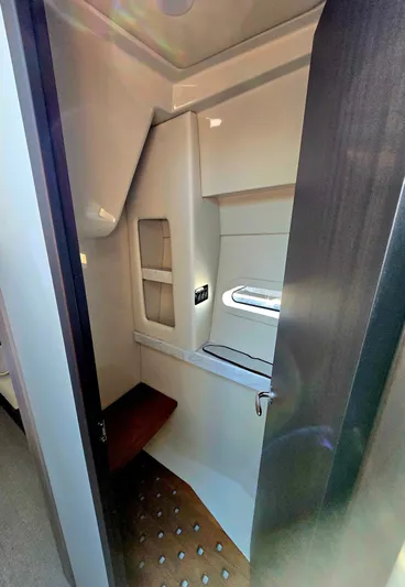  Yacht Photos Pics 2021 REGAL 38 XO - Image 18