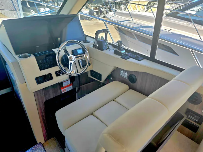  Yacht Photos Pics 2021 REGAL 38 XO - Image 10