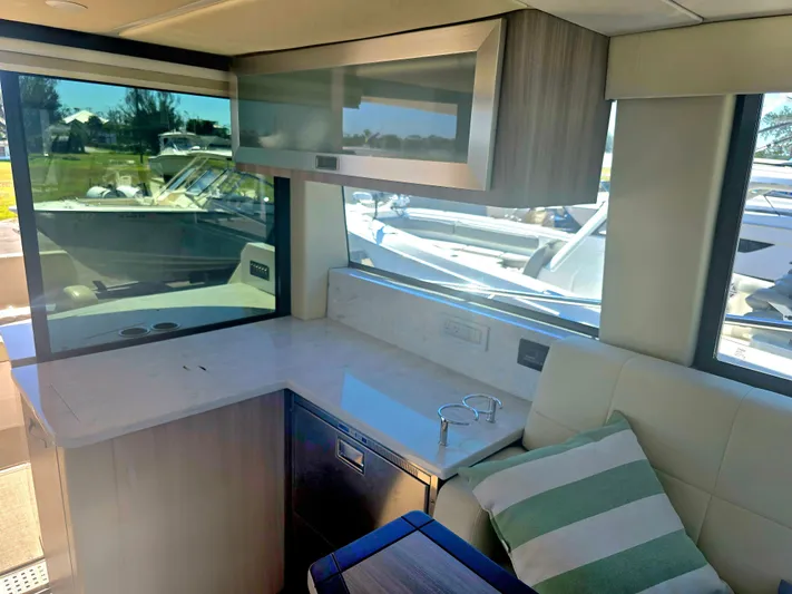  Yacht Photos Pics 2021 REGAL 38 XO - Image 12