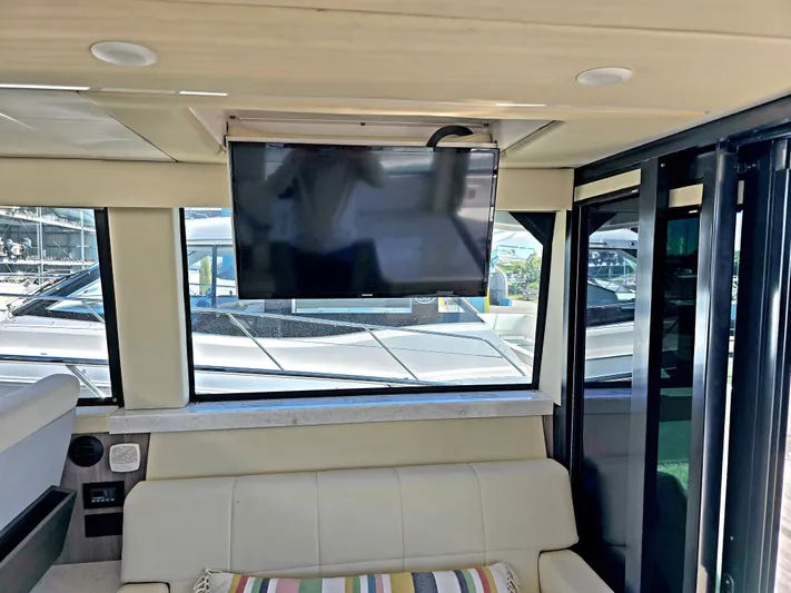  Yacht Photos Pics 2021 REGAL 38 XO - Image 23