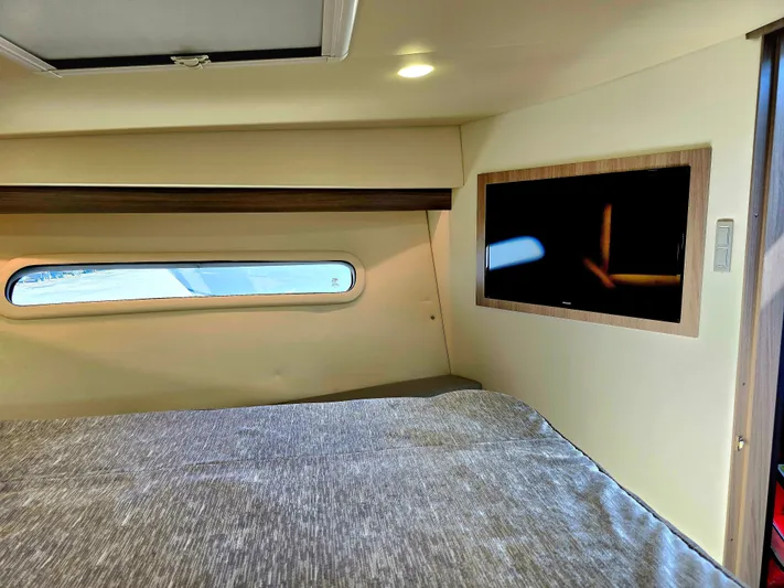  Yacht Photos Pics 2021 REGAL 38 XO - Image 15