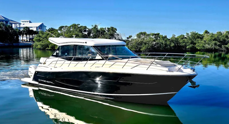  Yacht Photos Pics 2021 REGAL 38 XO - Image 5