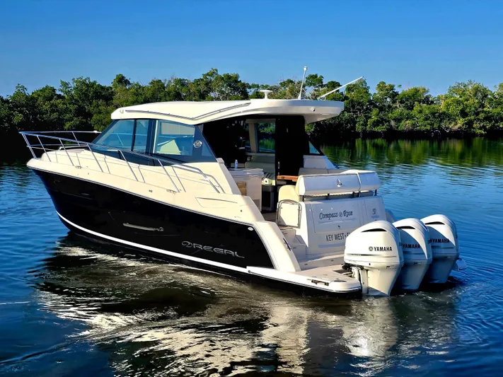  Yacht Photos Pics 2021 REGAL 38 XO - Image 3